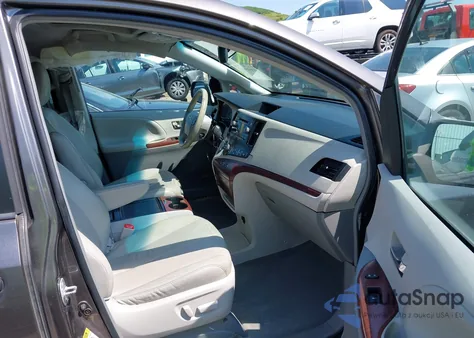 2012 Toyota Sienna Xle V6 8 Passenger from USA, damaged, VIN 5TDYK3DCXCS277727